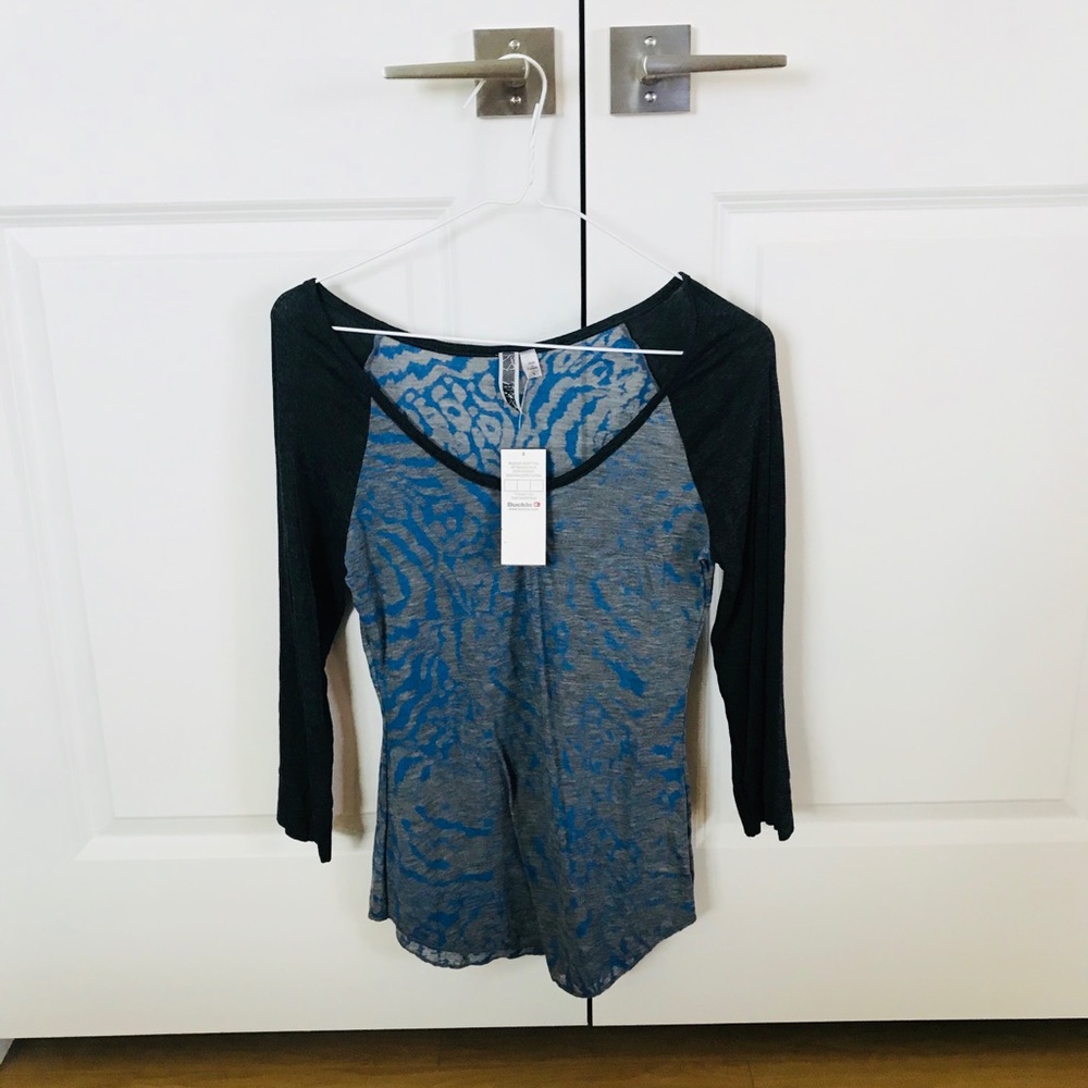Buckle Top